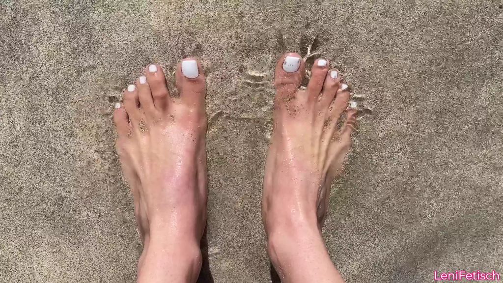 sexy foto nr. 4 von FUßPORNO FÜR MEINE FUß LIEBHABER! SAND FÜßE NÄGEL!