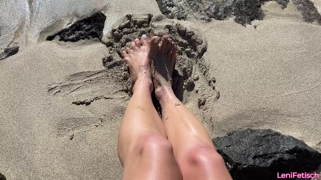 sexy foto nr. 7 von FUßPORNO FÜR MEINE FUß LIEBHABER! SAND FÜßE NÄGEL!