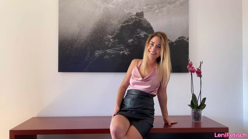 sexy foto nr. 1 von HALLO GESCHÄFTSMANN! DEIN MITTAGSPAUSEN AFFÄREN FICK IST DA!