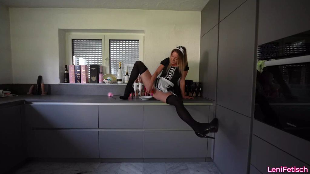 sexy foto nr. 7 von NA CHEF DU A....L...!!! JA SO BEREITE ICH DIR DEIN ESSEN ZU!