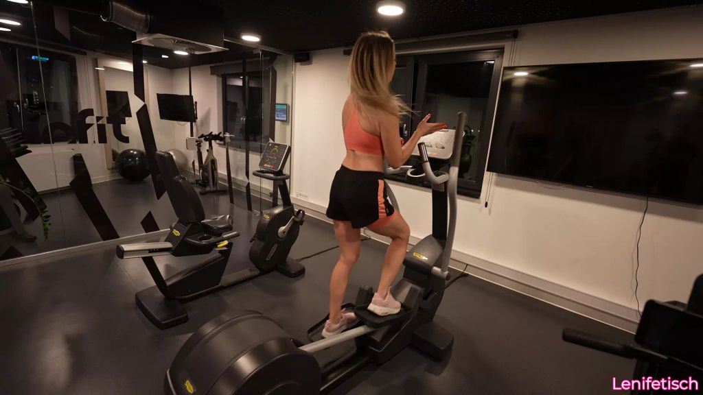 sexy foto nr. 1 von NACHTS IM FITNESSSTUDIO! DA GESCHEHEN VERRÜCKTE DINGE!