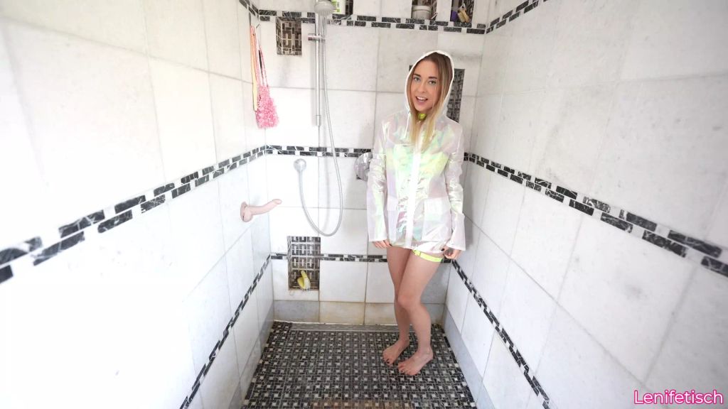 sexy foto nr. 5 von FETISCH TIME MIT LENIFETISCH! PVC REGENMANTEL DUSCH FETISCH