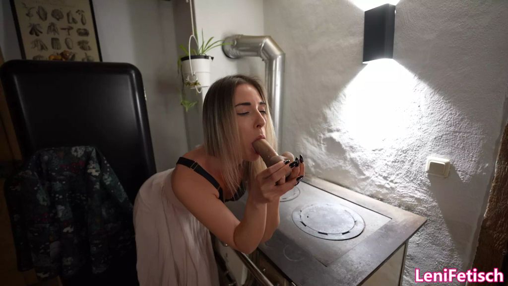 sexy foto nr. 5 von PSSSSSST WAS WAR DAS? HEIMLICH ABGEFICKT AUF OMAS HERD!!!!
