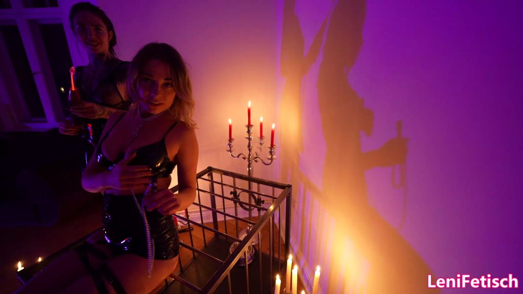 sexy foto nr. 4 von MYSTERY MARCH! S OF G. DIE TRUHE EINER SKLAVIN! ELEKTRO!