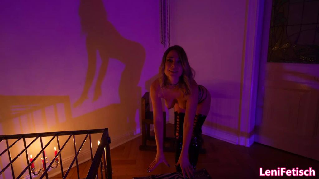 sexy foto nr. 3 von MYSTERY MARCH! S OF G. DIE TRUHE EINER SKLAVIN! KLEBEBAND!