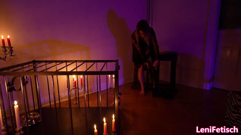 sexy foto nr. 4 von MYSTERY MARCH! S OF G. DIE TRUHE EINER SKLAVIN! OVERKNEES!