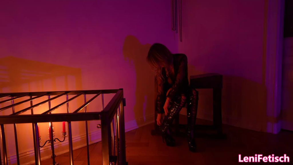 sexy foto nr. 7 von MYSTERY MARCH! S OF G. DIE TRUHE EINER SKLAVIN! OVERKNEES!