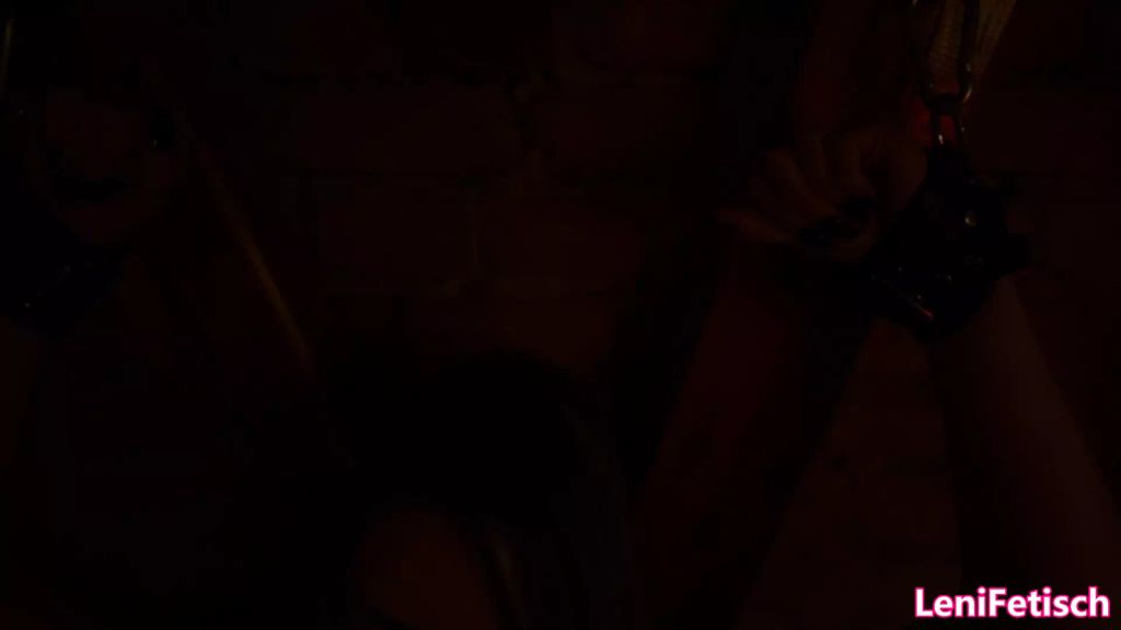 sexy foto nr. 4 von MYSTERY MARCH! S OF G. DIE TRUHE EINER SKLAVIN!ANDREASKREUZ