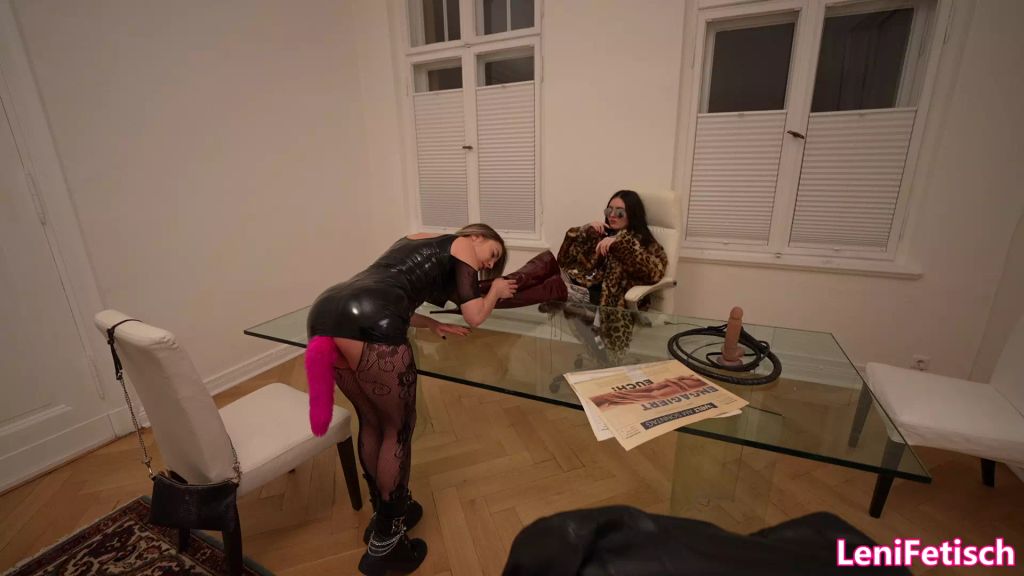 sexy foto nr. 5 von HEY PUFFMAMA! IM DIXI WURDE DER GANZE SCHEISS GESTOHLEN!