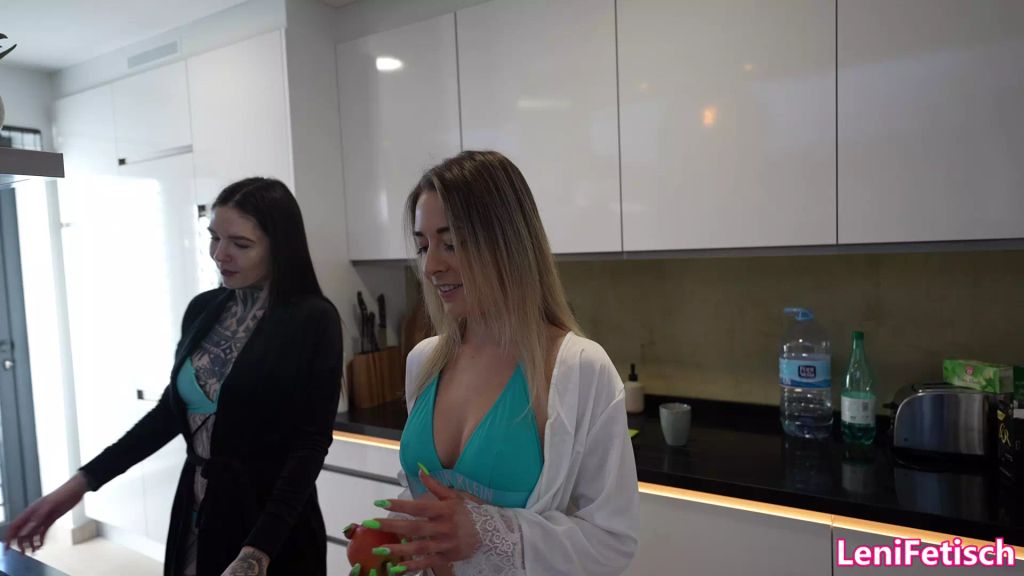 sexy foto nr. 4 von BIKINI GIRLFRIEND EXPERIENCE! MIT LENI ON TOUR! DIE BANANE!