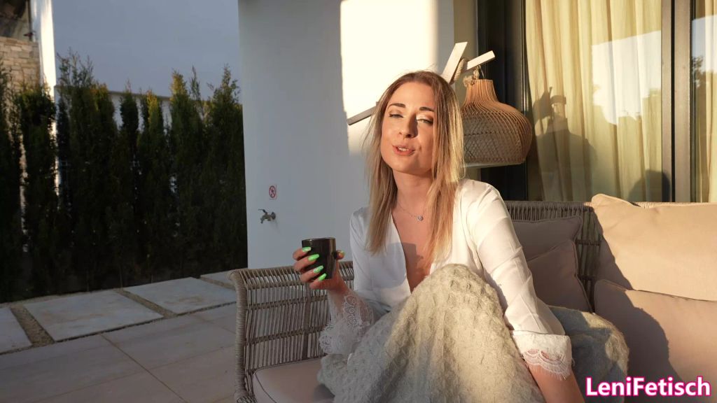sexy foto nr. 2 von BIKINI GIRLFRIEND EXPERIENCE! MIT LENI ON TOUR! SOFA STRIP!