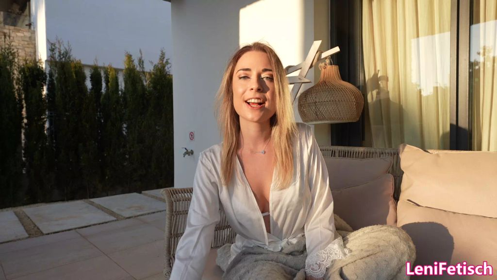 sexy foto nr. 3 von BIKINI GIRLFRIEND EXPERIENCE! MIT LENI ON TOUR! SOFA STRIP!