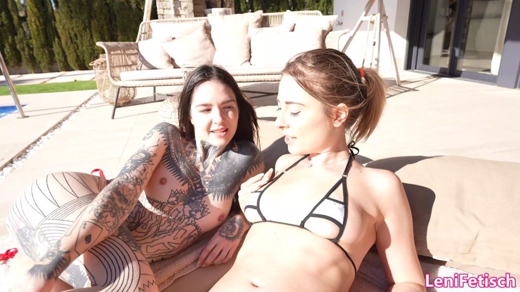 sexy foto nr. 4 von HEIßE LESBENSHOW FÜR UNSERE FLEIßGEN POOLBOY! DA STEHT ER!