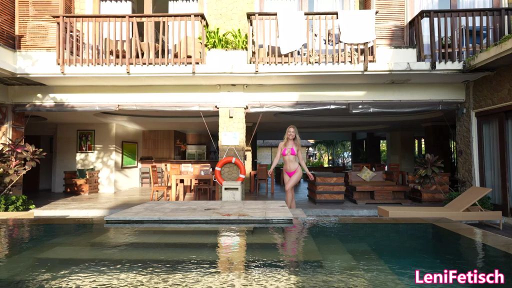 sexy foto nr. 2 von BIKINI GIRLFRIEND EXPERIENCE! MIT LENI ON TOUR! PINKDREAM!