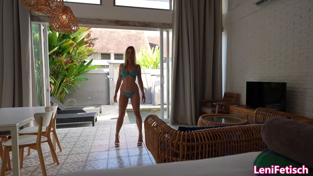 sexy foto nr. 4 von BIKINI GIRLFRIEND EXPERIENCE! I DID IT AGAIN! VILLA STRIP!