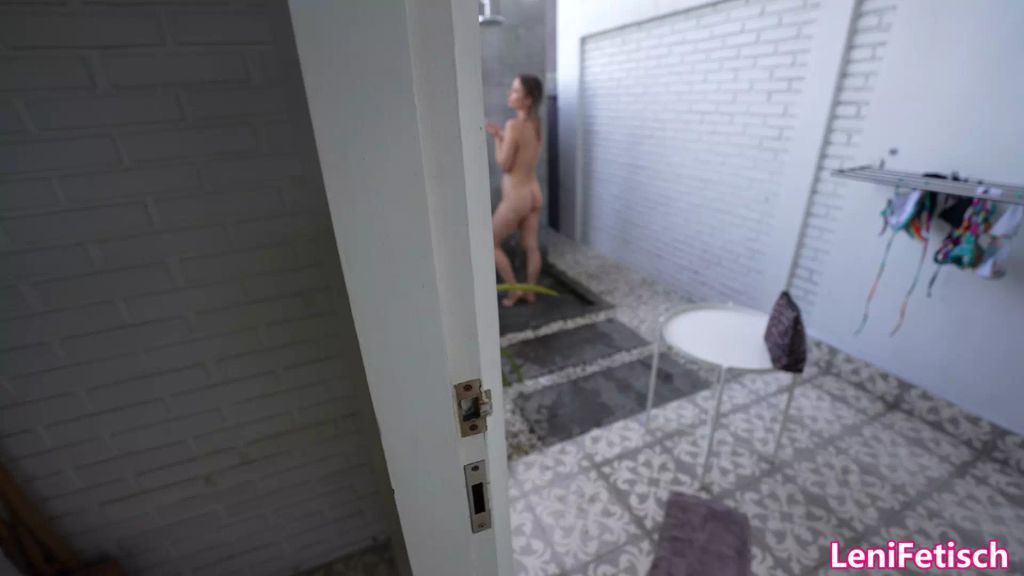sexy foto nr. 1 von OMG STIEFBRUDER FICKT MICH NICHT! WEIL ICH ZU CREMIG BIN!!!