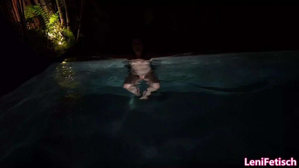 sexy foto nr. 8 von BIKINI GIRLFRIEND EXPERIENCE! I DID IT AGAIN! IM DUNKELN!