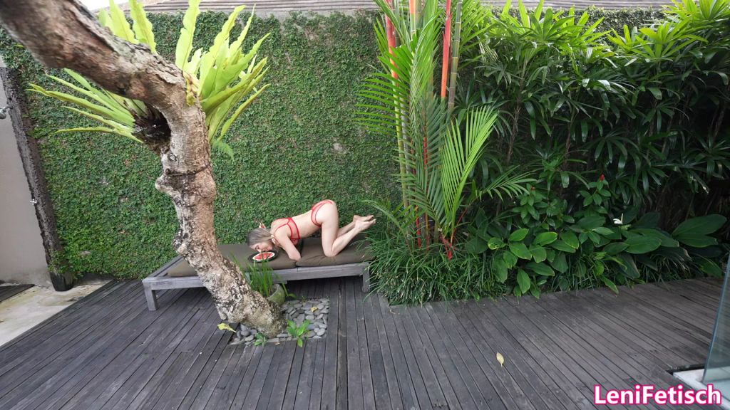 sexy foto nr. 2 von BIKINI GIRLFRIEND EXPERIENCE! I DID IT AGAIN! WASSERMELONE!