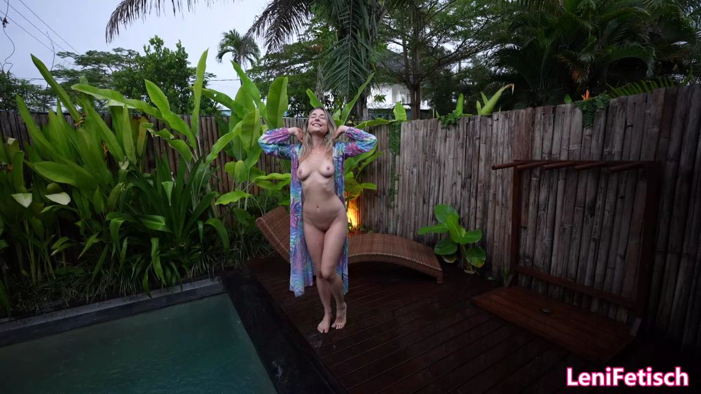 sexy foto nr. 4 von BIKINI GIRLFRIEND EXPERIENCE! I DID IT AGAIN! RAIN DANCING!