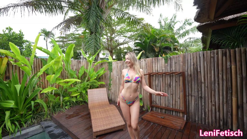 sexy foto nr. 2 von BIKINI GIRLFRIEND EXPERIENCE! I DID IT AGAIN! POOLLUDER!