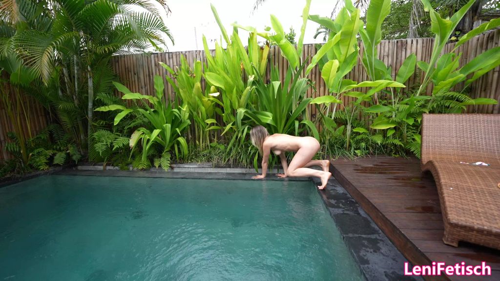 sexy foto nr. 5 von BIKINI GIRLFRIEND EXPERIENCE! I DID IT AGAIN! POOLLUDER!