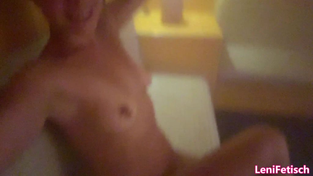sexy foto nr. 8 von BIKINI GIRLFRIEND EXPERIENCE! 2025! SELFIE WELNESS STRIP!