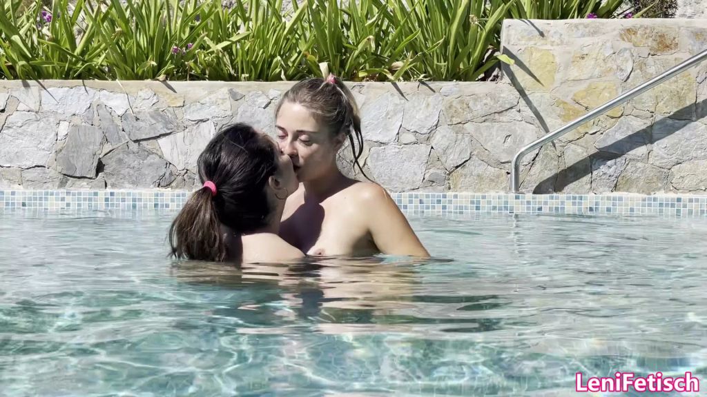 sexy foto nr. 3 von BIKINI GIRLFRIEND EXPERIENCE! 2025! LATINA POOLFICK TEIL 1!