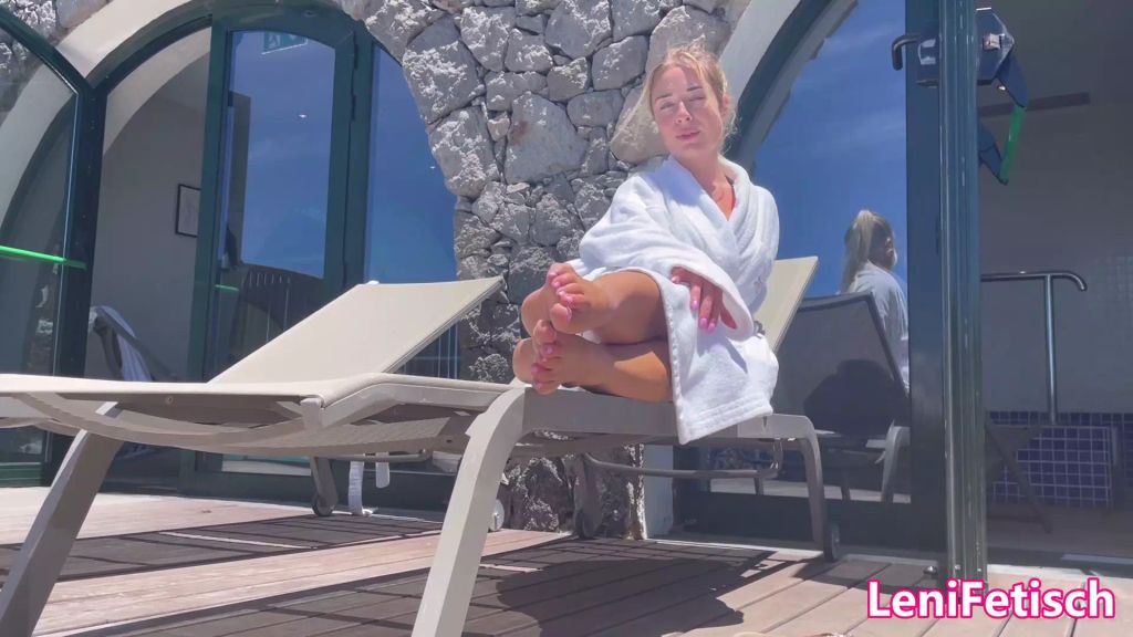 sexy foto nr. 2 von HERR LEHRER SCHON WIEDER! NA IMMER NOCH SO BLÖD AM GAFFEN?