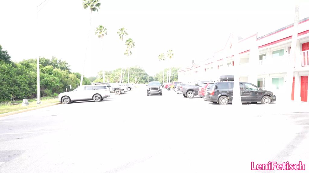 sexy foto nr. 1 von DRIVE IN! ROTZ MIR MEINE SPERMAGROTTE VOLL DU GEILER HENGST!