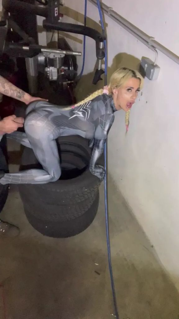 sexy foto nr. 5 von ich zahle meine Autorechnung mit Naturalien