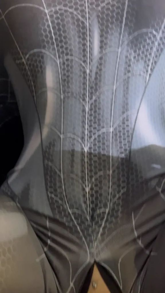 sexy foto nr. 9 von ich zahle meine Autorechnung mit Naturalien