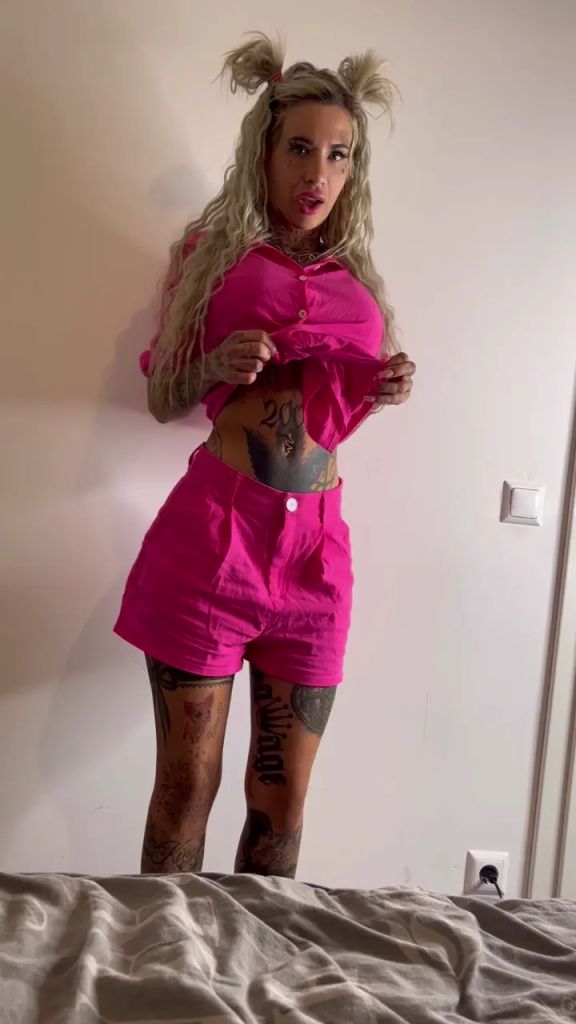 sexy foto nr. 1 von Barbie wird gefickt !!