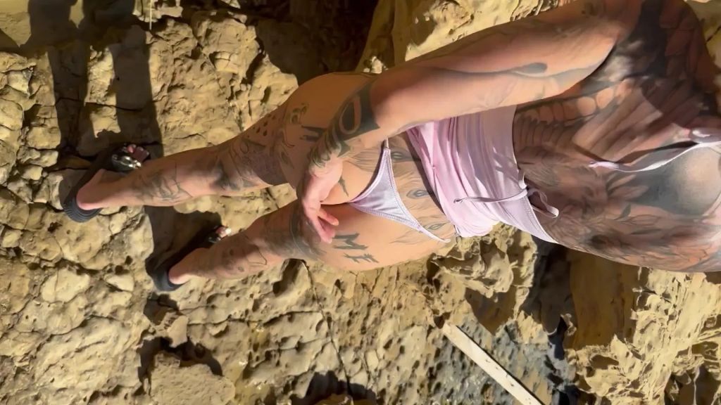 Am Strand öffentlich Sex
