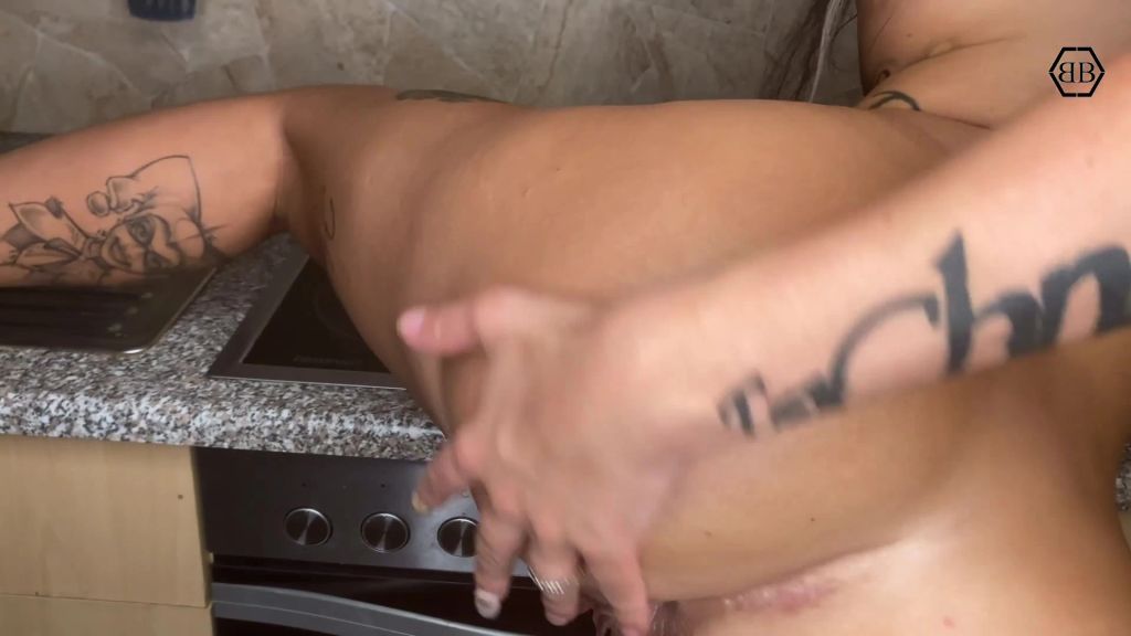 sexy foto nr. 10 von Sinnliches Einölen - nasse Fotze - squirting extra viel