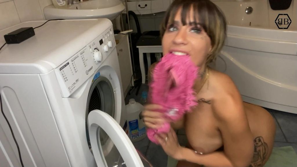 Stuck in the washing machine – Creampie