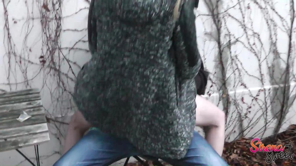 sexy foto nr. 9 von Heimlich im Garten gefickt