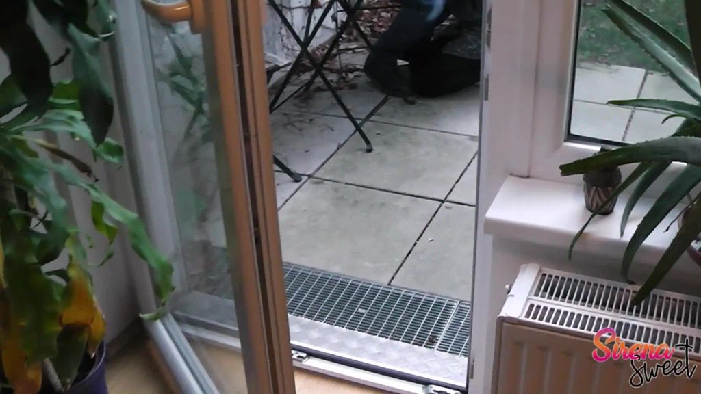 Heimlich im Garten gefickt