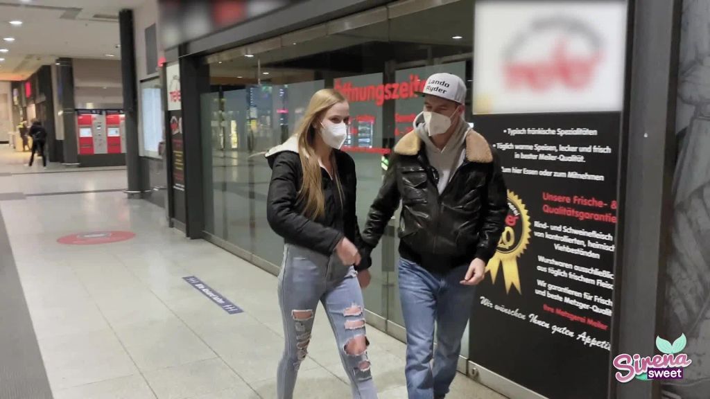 sexy foto nr. 1 von Mein krassester Public Fick
