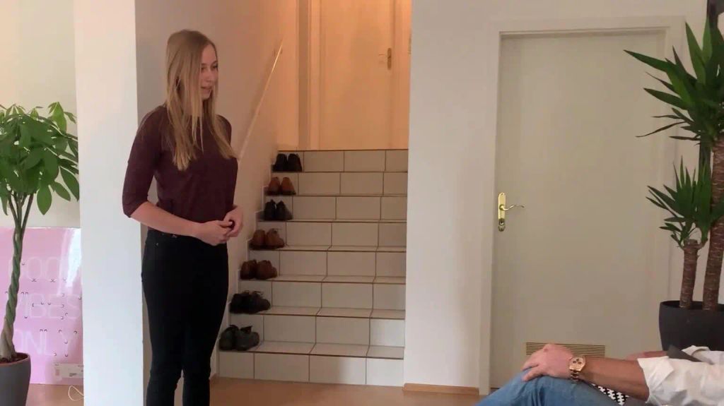 Office-Fick! Chef benutzt mich wie er es will!