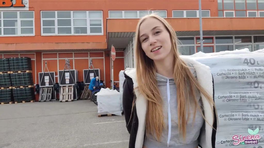 sexy foto nr. 1 von Mitten im Baumarkt