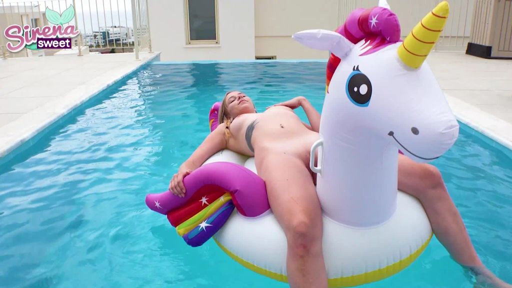 sexy foto nr. 1 von Monsterschwanz vs. Teenyarsch
