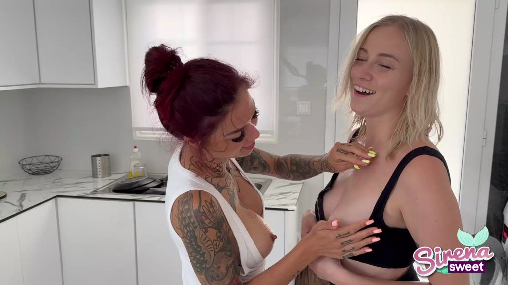 sexy foto nr. 3 von Absoluter Männertraum – feuchter Lesbo Sex!