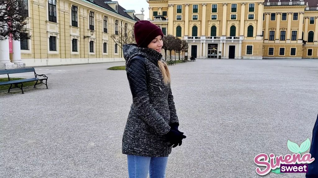 sexy foto nr. 1 von Zwei Fremde am Schloss Schönbrunn aufgerissen und abgefickt