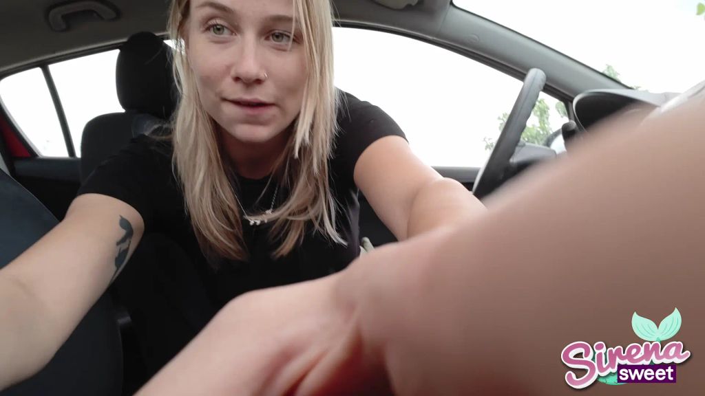 sexy foto nr. 1 von Riskant! Am Parkplatz gefingert!