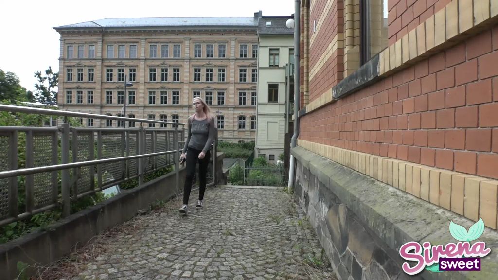 sexy foto nr. 1 von Geburtstagsfick für alten notgeilen Nachbar! ERWISCHT!