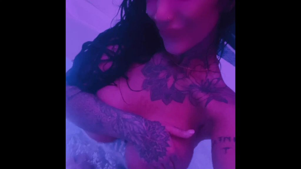 sexy foto nr. 1 von SKANDAL!!! Bin ich zu weit gegangen?