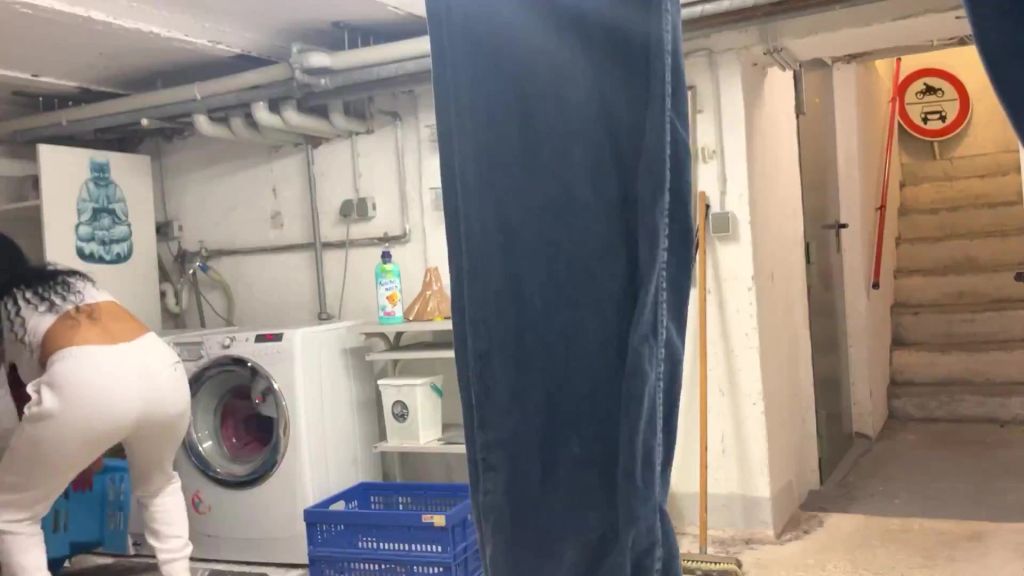 sexy foto nr. 2 von VOYEUR SCHAUT HEIMILICH ZU WIE MEIN NACHBAR MICH FICKT!