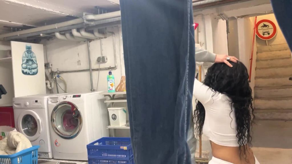 sexy foto nr. 4 von VOYEUR SCHAUT HEIMILICH ZU WIE MEIN NACHBAR MICH FICKT!