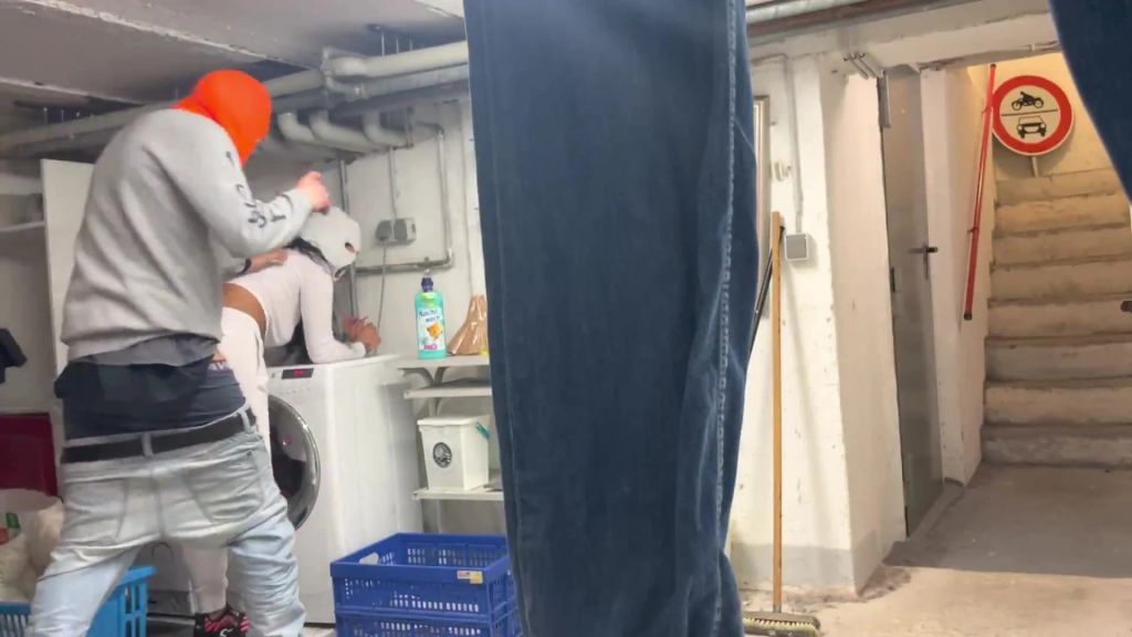 sexy foto nr. 9 von VOYEUR SCHAUT HEIMILICH ZU WIE MEIN NACHBAR MICH FICKT!