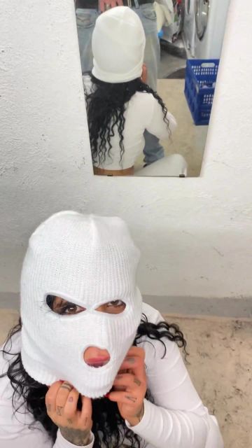 sexy foto nr. 4 von EINBRECHER MIT STURMMASKE FICKT MEIN MAUL XX MEINE PUSSY!!